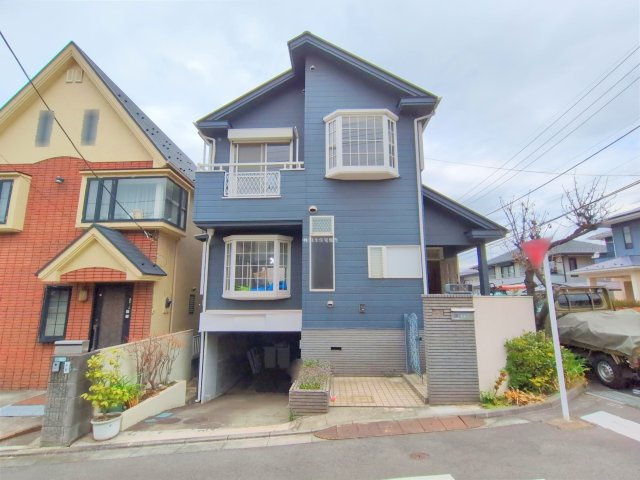 ふじみ野市元福岡２丁目の中古一戸建の外観|2025年3月撮影　
5LDKのリノベーション一戸建て。角地に建つ開放感ある住まいです。
資料請求や現地案内など、お気軽にお問い合わせください。