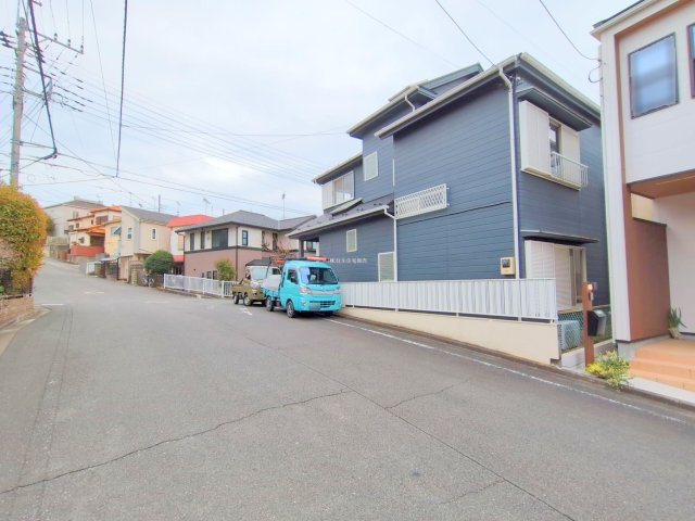 ふじみ野市元福岡２丁目の中古一戸建の前面道路含む現地写真|北側8.5ｍ公道です。