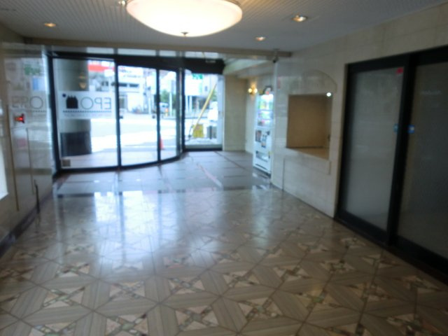 大阪市淀川区塚本３丁目の賃貸マンションのロビー