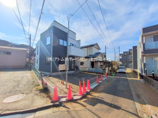 【前面道路含む現地写真】