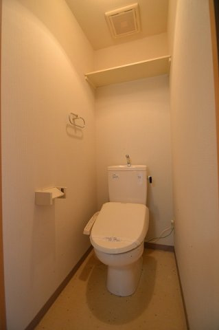 コウゴ・リヨービルのトイレ|清潔感のあるトイレです