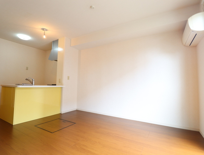 熊本市南区八幡１０丁目のアパートの居間・リビング