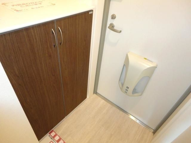 リバーサイドヒルズの玄関