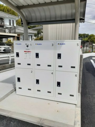 アルカンシエル　Ⅱのエントランス|宅配BOX付で荷物の受取に便利です★