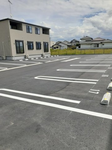 アルカンシエル　Ⅱの駐車場|駐車スペースもあります☆