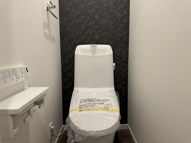 茅ヶ崎市松風台　新築一戸建てのトイレ