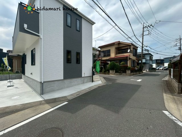 桶川市上日出谷南　新築戸建　ハートフルタウン01の前面道路含む現地写真