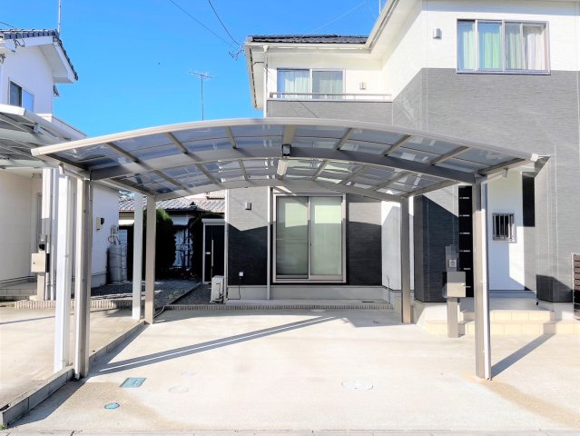 土浦市上高津中古住宅の駐車場