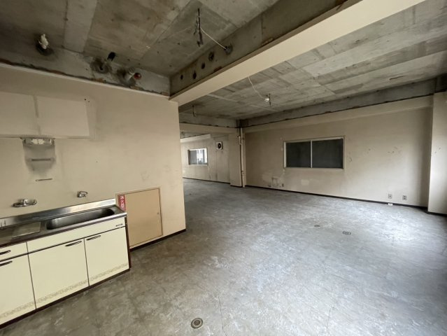 【内装】 | イレブンビル