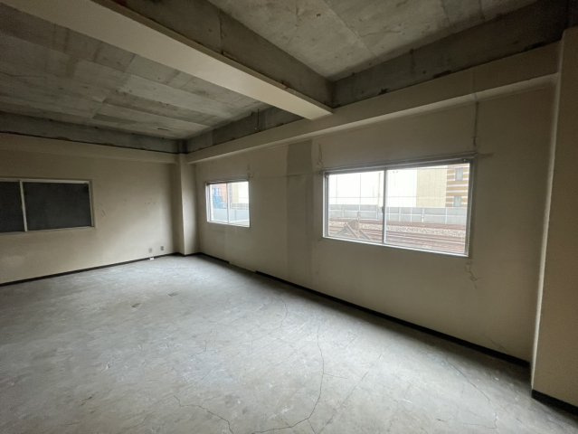 【内装】 | イレブンビル