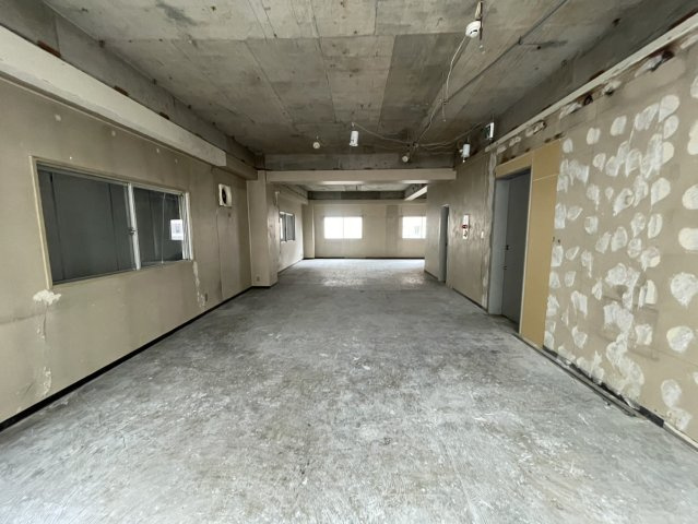 【内装】 | イレブンビル