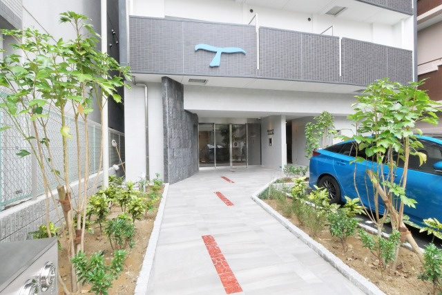 セレニテ新大阪ミラク弐番館のエントランス