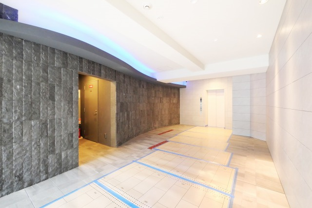 セレニテ新大阪ミラク弐番館のロビー