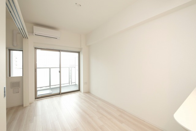 セレニテ新大阪ミラク弐番館の居間・リビング