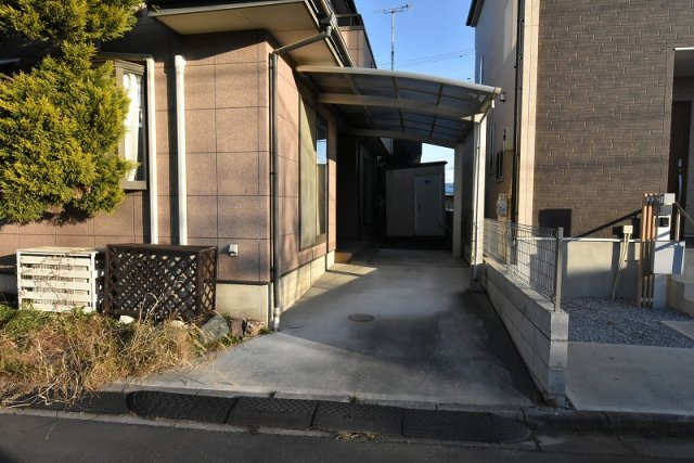鴻巣市箕田　中古戸建の駐車場