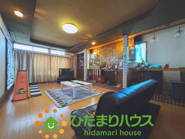 加須市鴻茎　中古一戸建ての居間・リビング