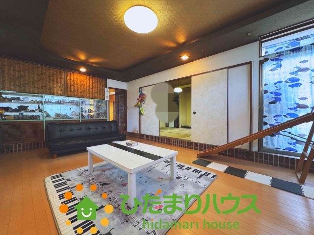 加須市鴻茎　中古一戸建ての居間・リビング