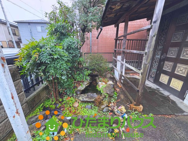 加須市鴻茎　中古一戸建ての玄関