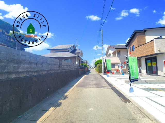 熊本市東区長嶺東1丁目第2-2棟（1号棟）　の前面道路含む現地写真|前面道路です。