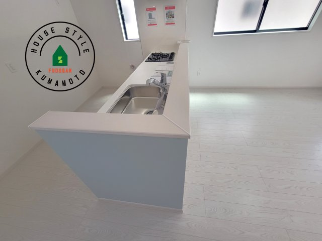 熊本市東区長嶺東1丁目第2-2棟（1号棟）　のダイニング|会話が弾む場所として居心地の良いリビングです。