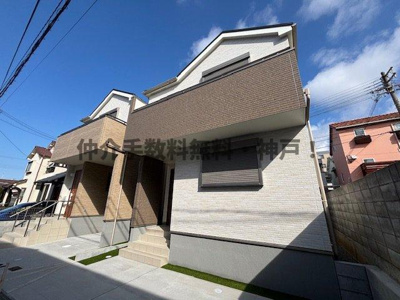 【前面道路含む現地写真】 | 神戸市垂水区霞ケ丘4丁目　新築戸建2号棟　仲介手数料無料！ | 前面道路含む現地写真です