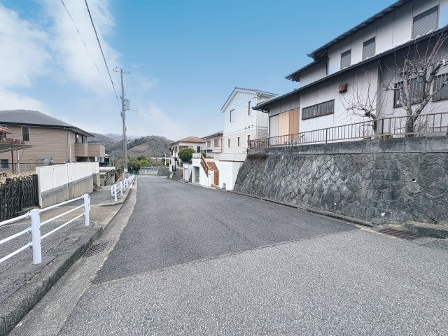 神戸市北区松が枝町1丁目土地の前面道路含む現地写真