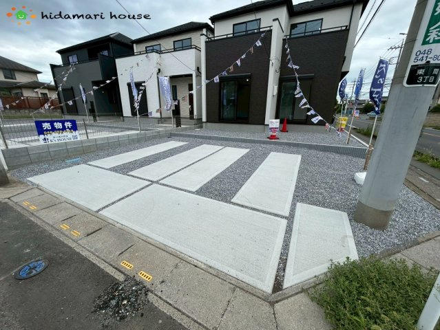 北本市東間3期　新築戸建　グラファーレ03の駐車場