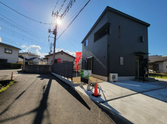 【前面道路含む現地写真】 | 甲斐市竜王 新築オール電化住宅 南道路 敷地88坪 駅歩15 | 前面道路は幅員約4.6ｍ