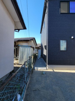 【前面道路含む現地写真】 | 敷地西側境界