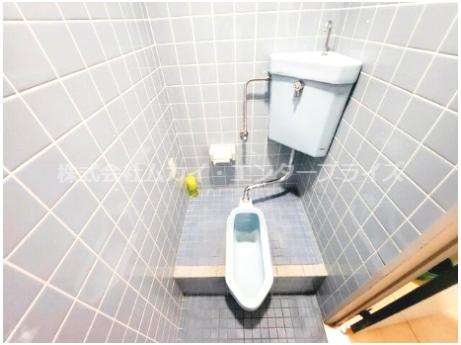 小林店舗のトイレ|コンパクトで使いやすいトイレです