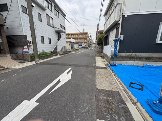Terrechez南区鶴里　全1棟　新築戸建の前面道路含む現地写真