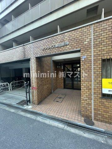 サンライズ野田阪神のエントランス