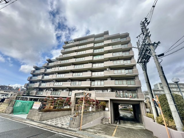 グランコート山手町の外観