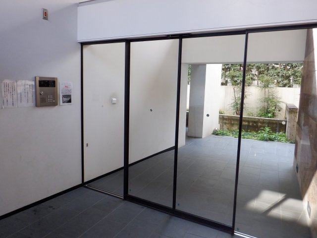 フィース神楽坂の駐車場