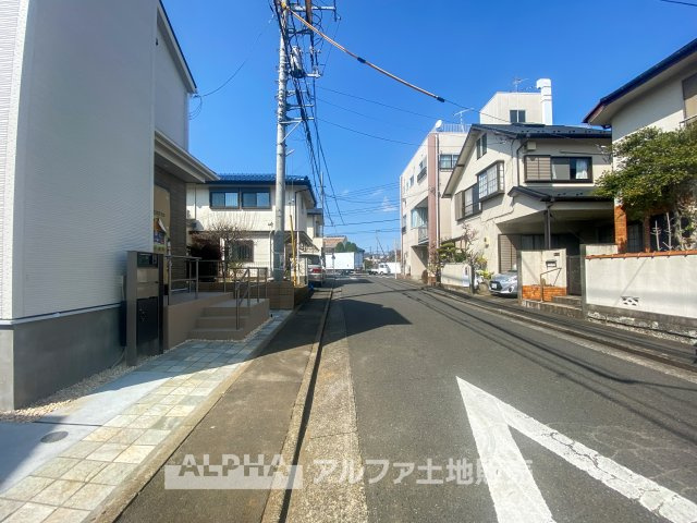 立川市幸町3丁目　新築戸建　全1棟の前面道路含む現地写真