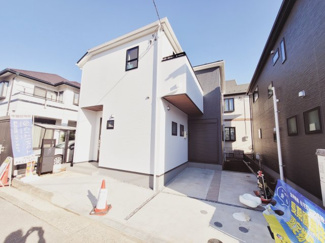 【駐車場】 | 2台駐車可（車種による）