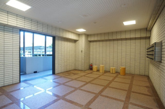 【その他共用部分】 | オートロック内のエントランスルームです