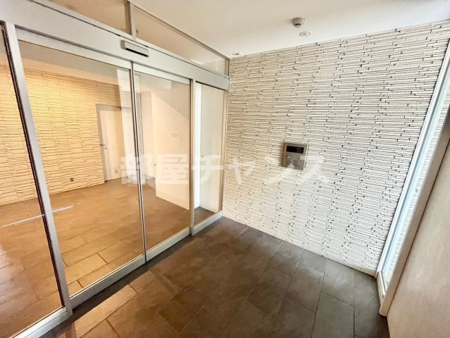 グランデ浅間町のエントランス