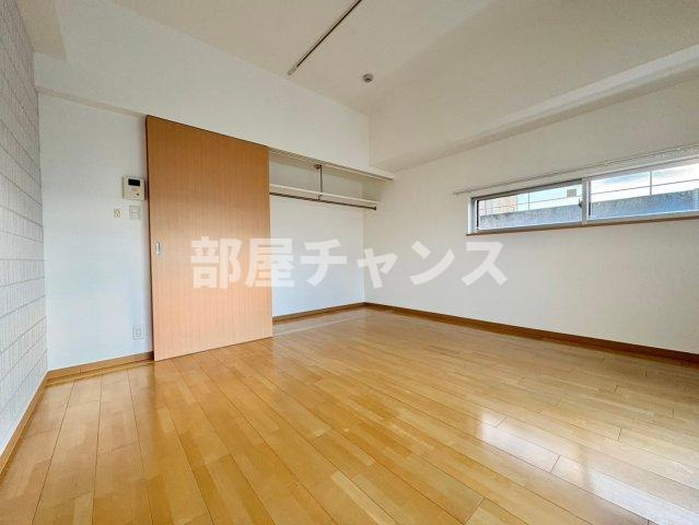 グランデ浅間町の寝室