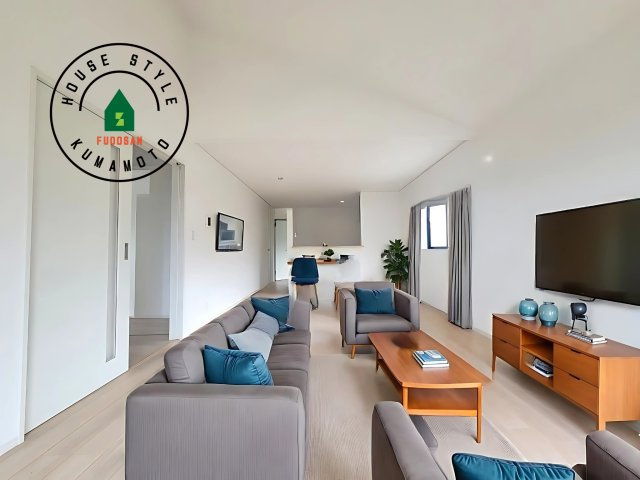 熊本市南区野田2丁目第1-3棟（1号棟）の居間・リビング|キッチンからリビングをしっかり確認できます。家族の笑顔があふれる空間になりそうですね。※家具はCGを合成したものです。