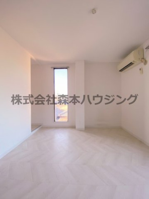 【洋室】 | 　SENSE　SNT | 明るい洋室です