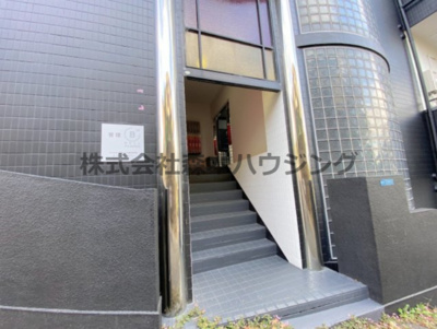 【エントランス】 | 　SENSE　SNT | 毎日通るエントランスはこのようになっています