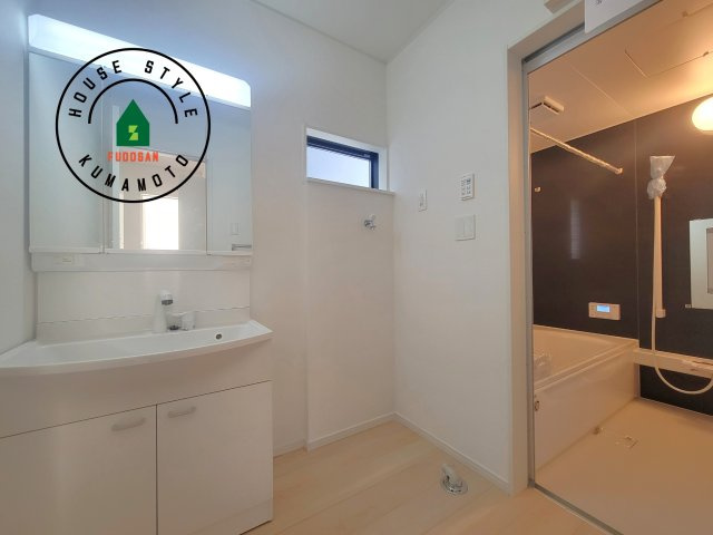 熊本市南区野田2丁目第1-3棟（2号棟）の脱衣所|脱衣所、洗面所は小さなプライベートスペース。歯磨き、洗顔と毎日施す個人空間。