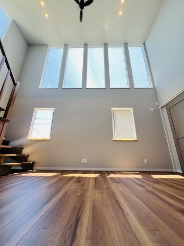 海と山と。自然の中で暮らす家in逗子久木の居間・リビング