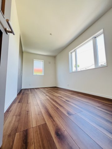 海と山と。自然の中で暮らす家in逗子久木の洋室|洋室は全室6畳以上。