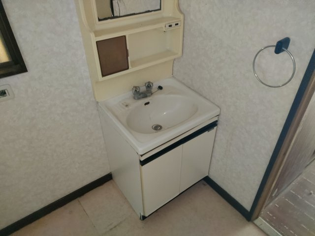 【洗面所】 | 馬堀町2丁目戸建て