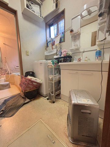 野田市谷津　中古戸建の洗面所