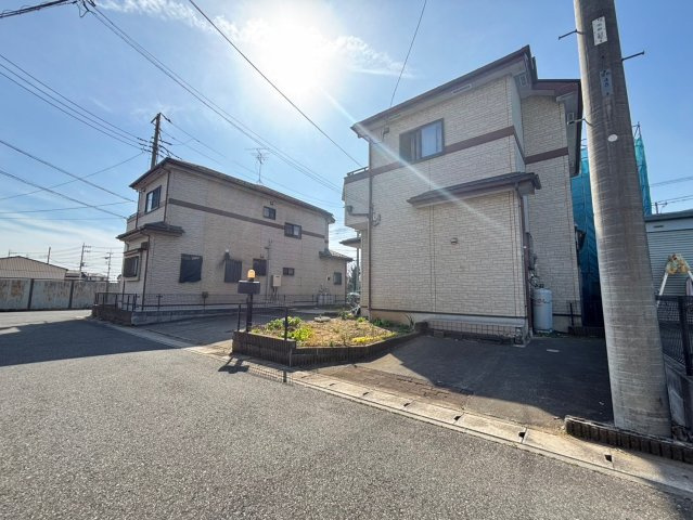 野田市谷津　中古戸建の前面道路含む現地写真