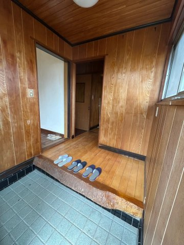 久喜市島川　中古戸建の玄関