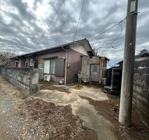 久喜市島川　中古戸建の前面道路含む現地写真